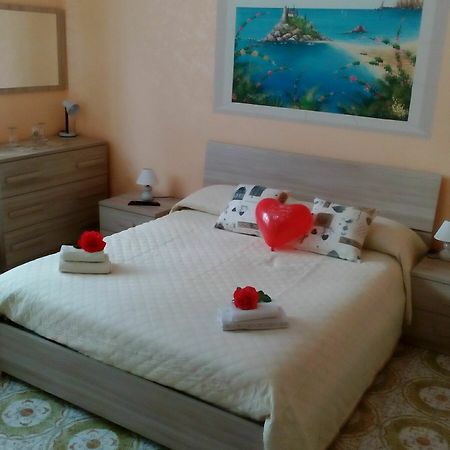 Beb I Delfini Di Casa Paola Bed & Breakfast Mascali Ngoại thất bức ảnh