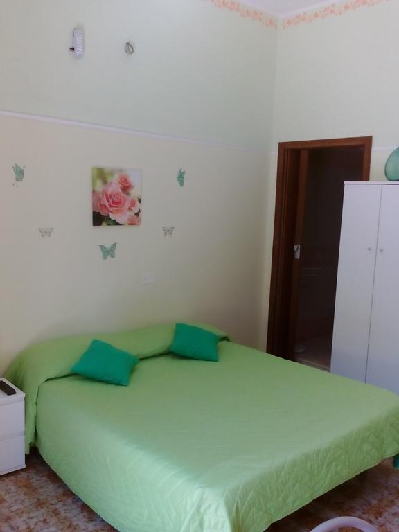 Beb I Delfini Di Casa Paola Bed & Breakfast Mascali Ngoại thất bức ảnh