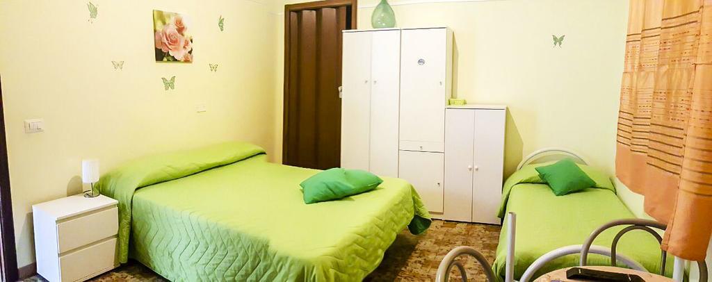 Beb I Delfini Di Casa Paola Bed & Breakfast Mascali Ngoại thất bức ảnh