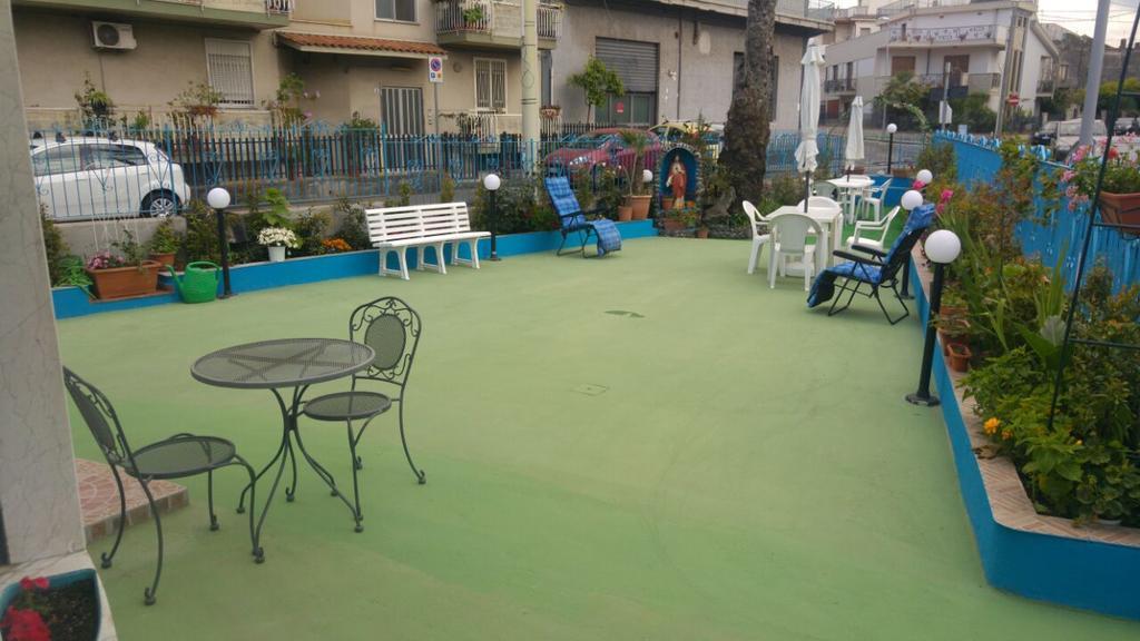 Beb I Delfini Di Casa Paola Bed & Breakfast Mascali Ngoại thất bức ảnh
