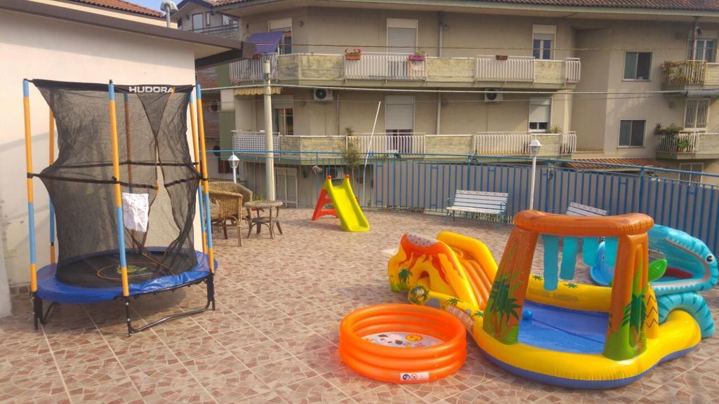 Beb I Delfini Di Casa Paola Bed & Breakfast Mascali Ngoại thất bức ảnh