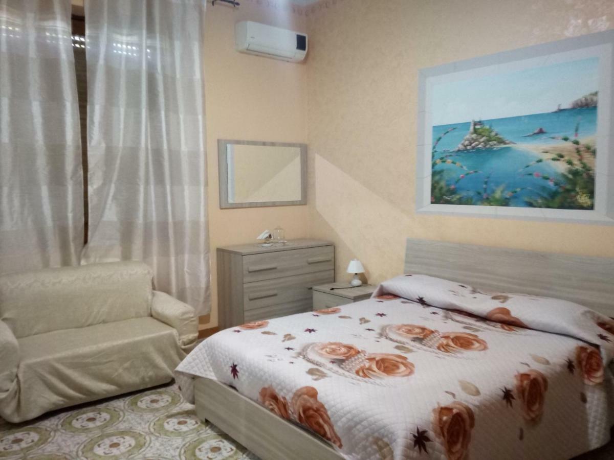 Beb I Delfini Di Casa Paola Bed & Breakfast Mascali Ngoại thất bức ảnh