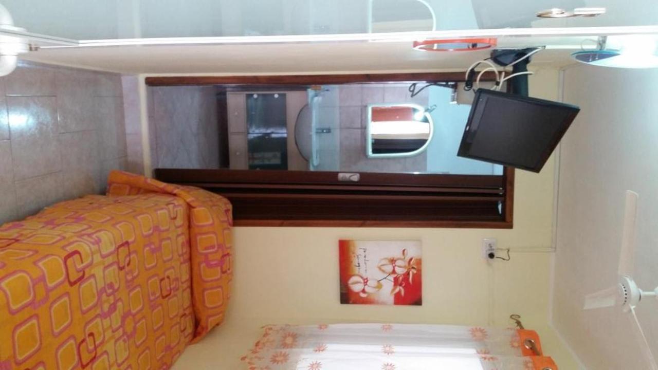 Beb I Delfini Di Casa Paola Bed & Breakfast Mascali Phòng bức ảnh